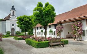 Ferienwohnung Gutshof in Seenähe